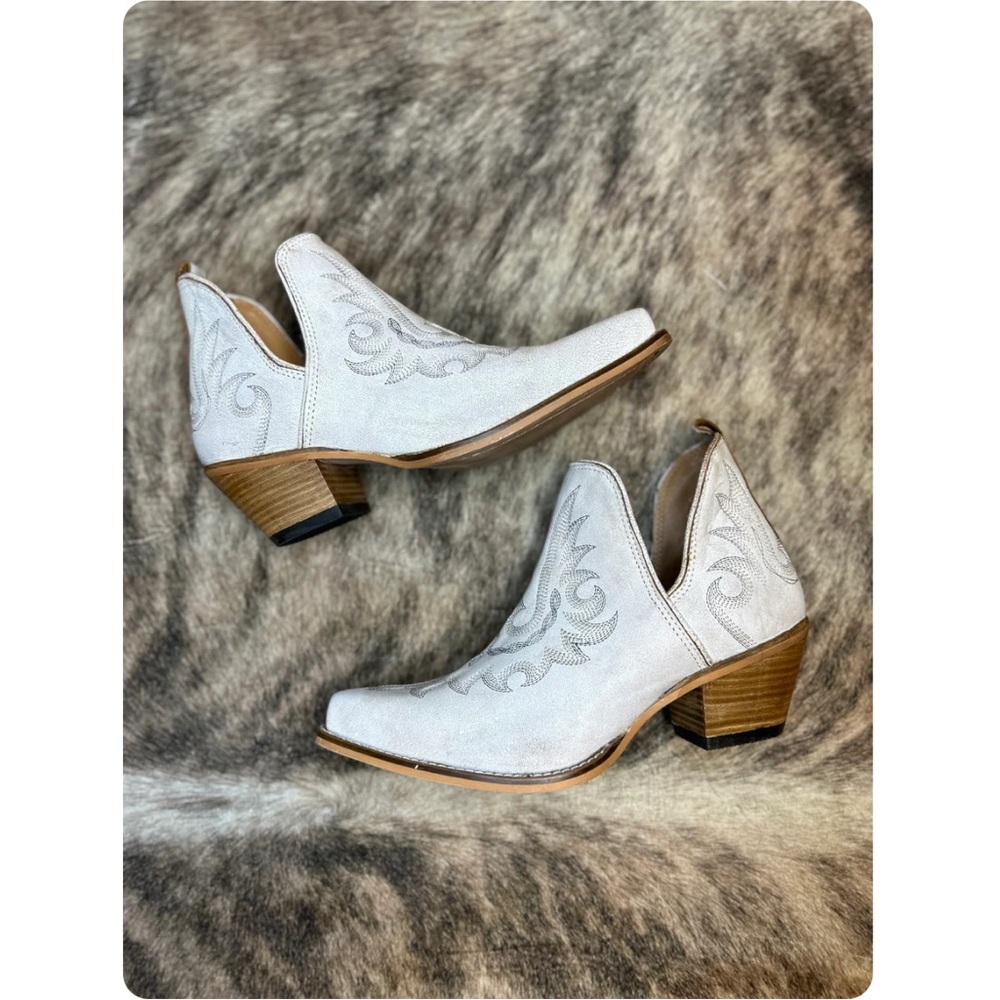 Myra Bag White Ankle Boots